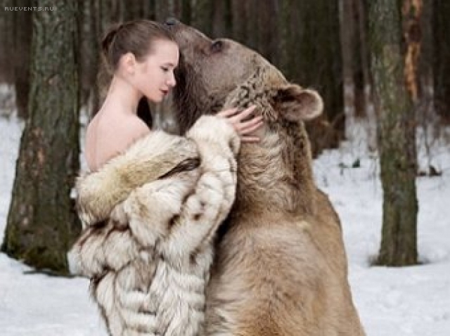 Экстремальная фотосессия медведя Стивена и русских фотомоделей 